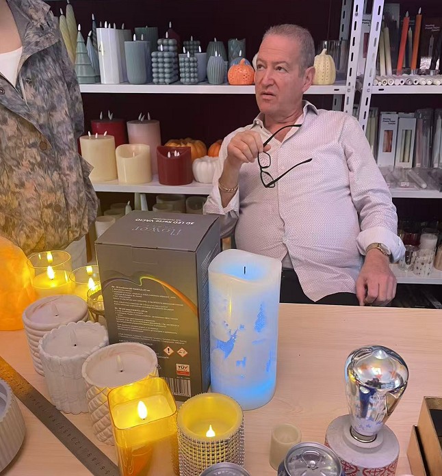 Ningbo Weizhi Electronics consegna con successo un nuovo lotto di ordini di decorazioni LED personalizzate per la casa e le vacanze